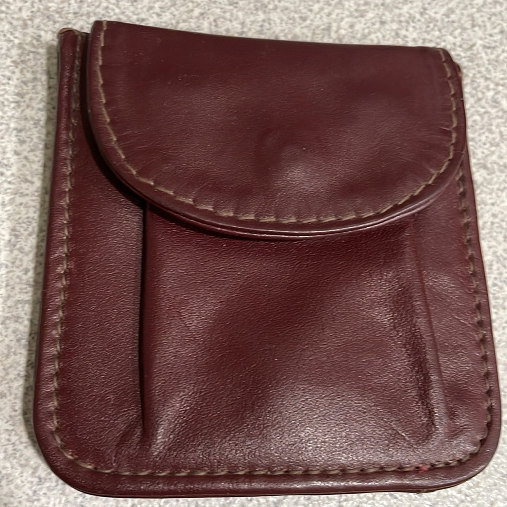Vintage Macy’s Rare Burgundy Leather Fold 1980 Wallet Never Used🌸